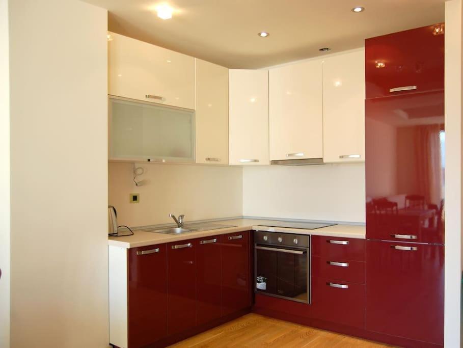 Status-m Nivel 35 Apartment Budva